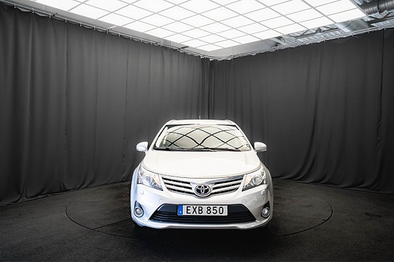 Toyota Avensis 3 of 5