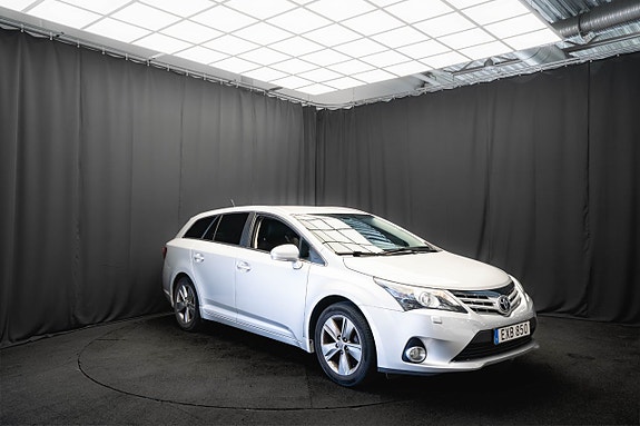 Toyota Avensis 4 of 5