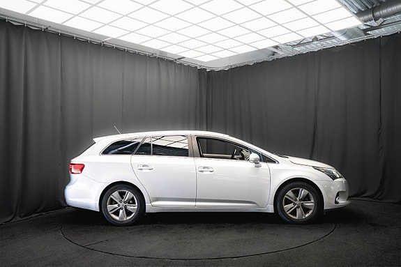 Toyota Avensis 5 of 5