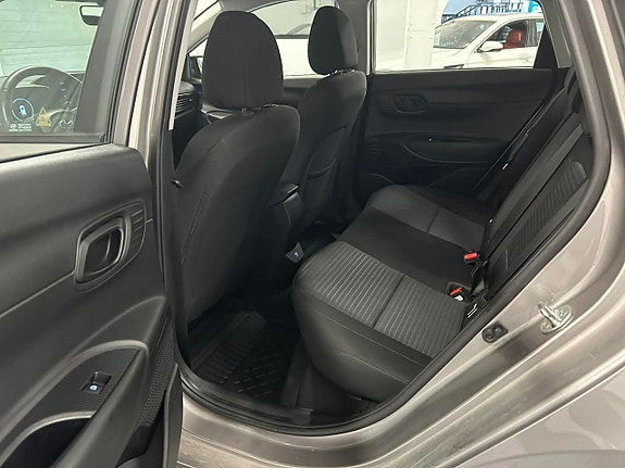 Hyundai i20 12 of 17