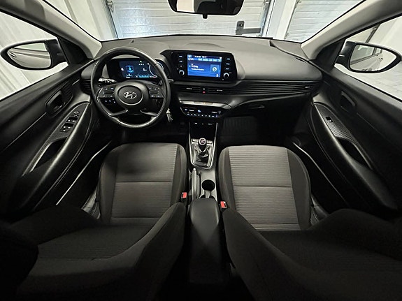 Hyundai i20 10 of 17
