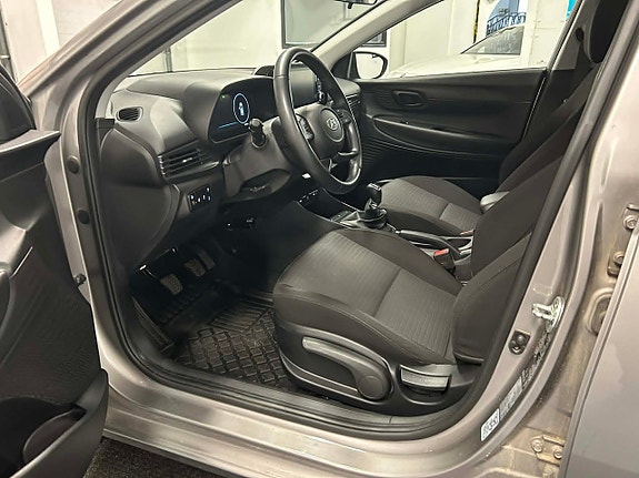 Hyundai i20 8 of 17