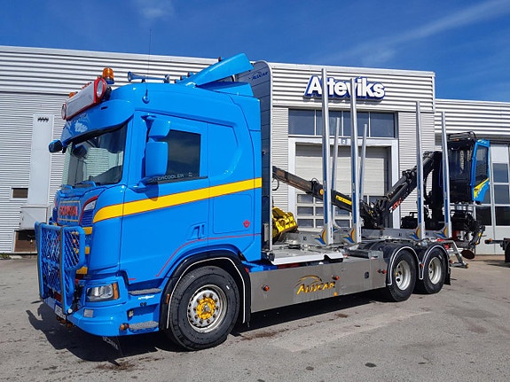 Scania R 590 B6x4NB 2 of 13