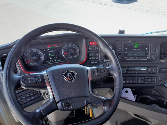 Scania R 590 B6x4NB 7 of 13
