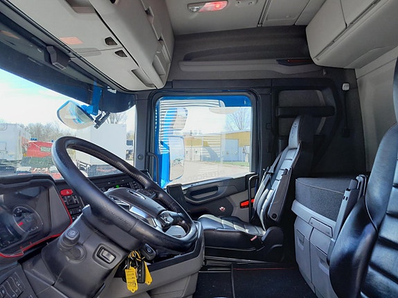 Scania R 590 B6x4NB 6 of 13