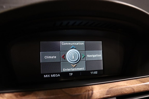 BMW 330i 21 of 23