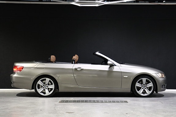 BMW 330i 10 of 23
