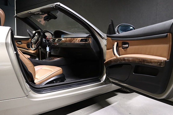 BMW 330i 15 of 23