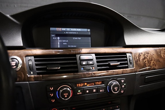 BMW 330i 20 of 23