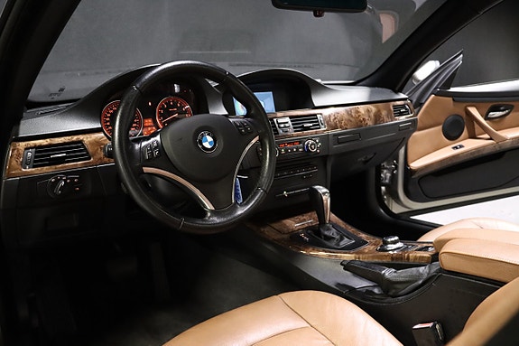BMW 330i 13 of 23