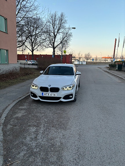 BMW 118d 2 of 5