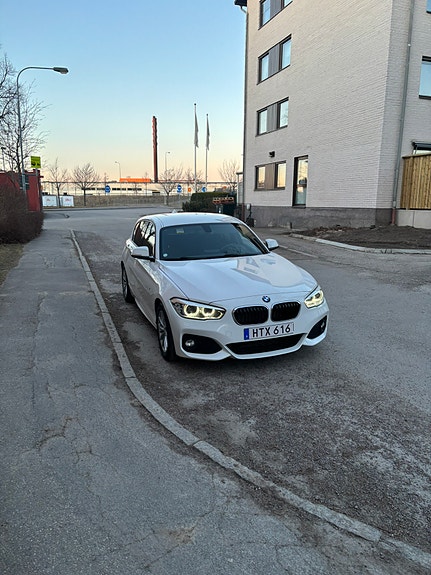 BMW 118d 4 of 5