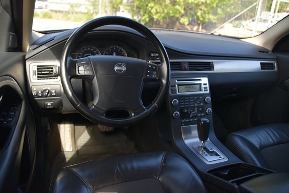 Volvo V70 7 of 22