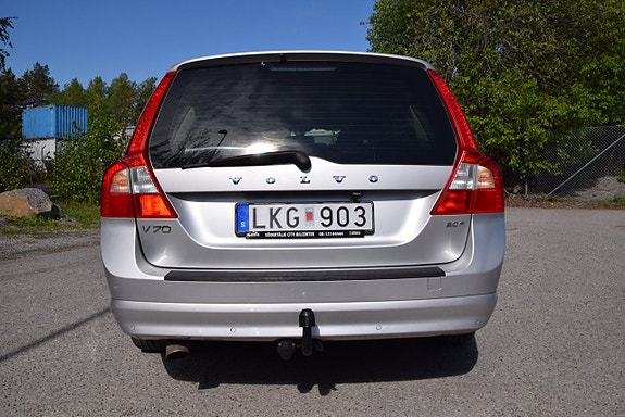 Volvo V70 4 of 5