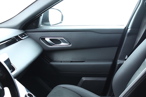 Land Rover Range Rover Velar 7 of 11