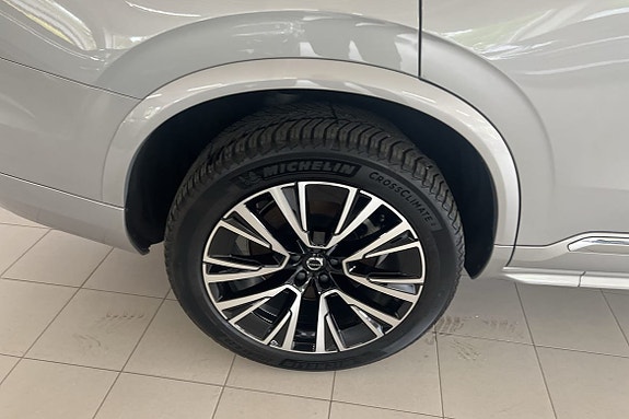 Volvo XC90 12 of 26