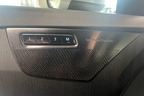 Volvo XC90 26 of 26