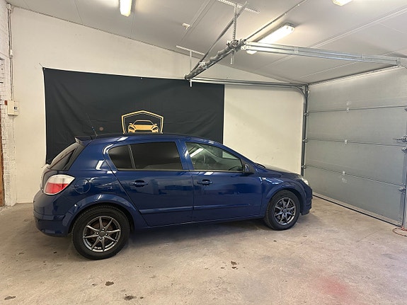 Opel Astra 2 of 5