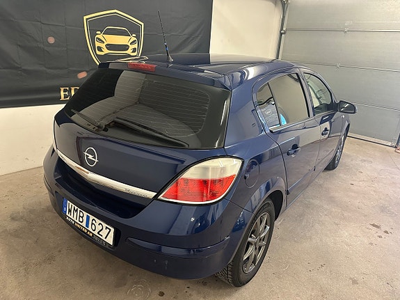 Opel Astra 4 of 5