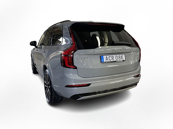 Volvo XC90 3 of 4