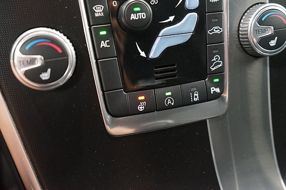 Volvo XC60 8 of 16