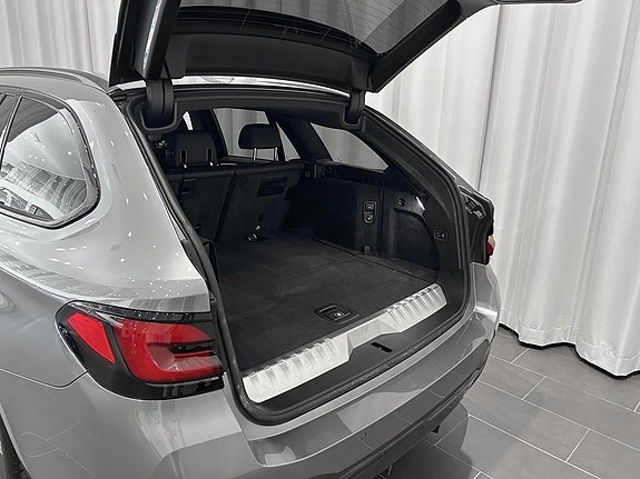 BMW 530e 4 of 17
