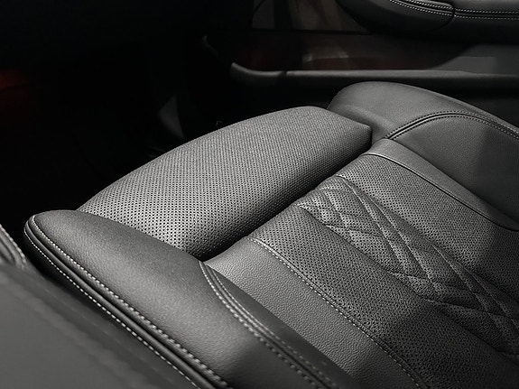 BMW 530e 16 of 17