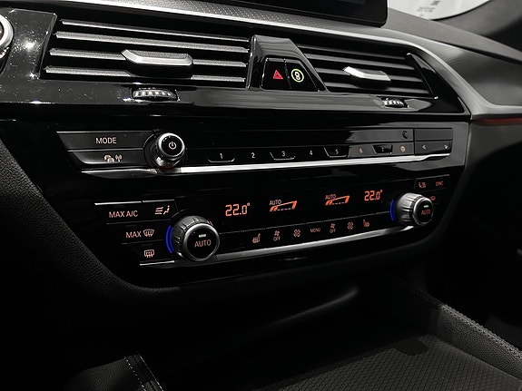 BMW 530e 14 of 17