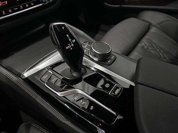 BMW 530e 15 of 17