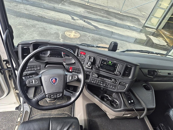 Scania R460 A6x2NB 6 of 11