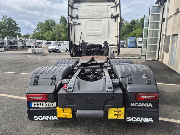 Scania R460 A6x2NB 10 of 11