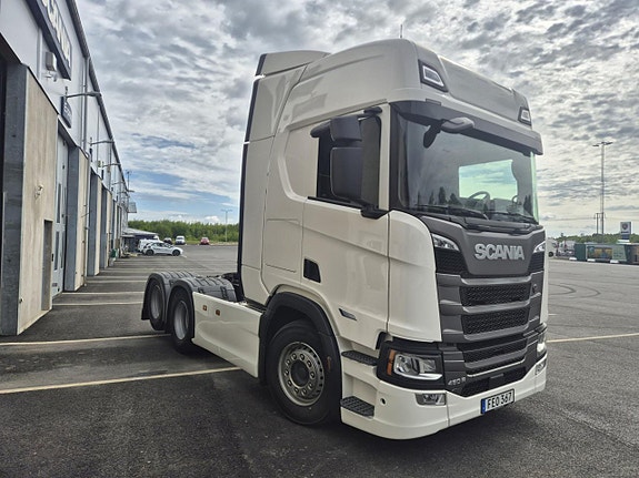 Scania R460 A6x2NB 2 of 11