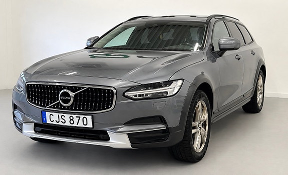 Volvo V90 Cross Country 2 of 5