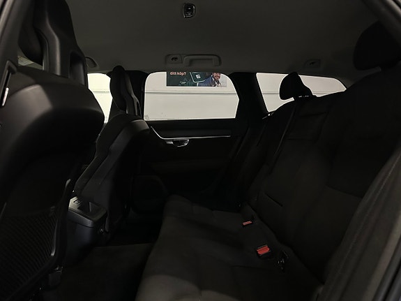 Volvo V90 Cross Country 9 of 11