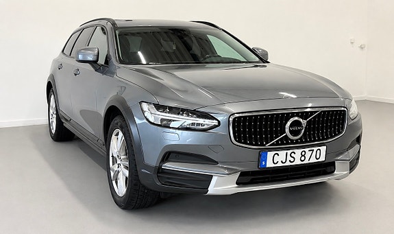 Volvo V90 Cross Country 3 of 5