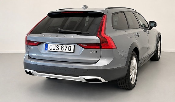 Volvo V90 Cross Country 4 of 5