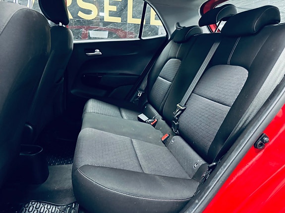 Kia Picanto 16 of 17