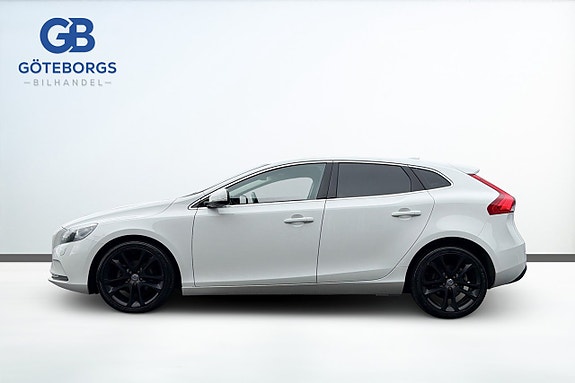 Volvo V40 3 of 5