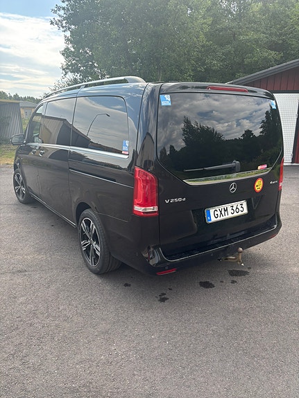Mercedes-Benz V250 d 4 of 12