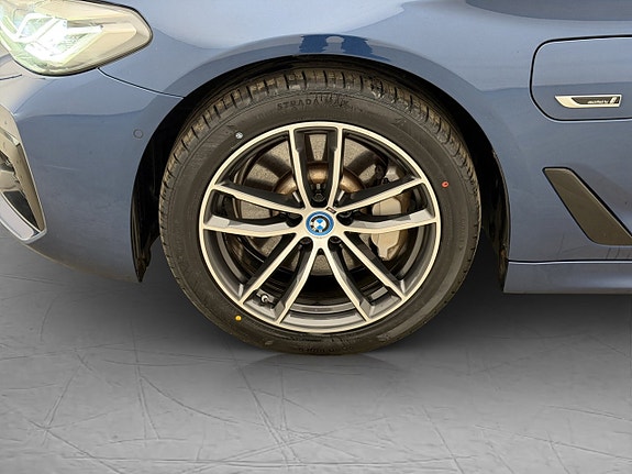 BMW 530e 29 of 30