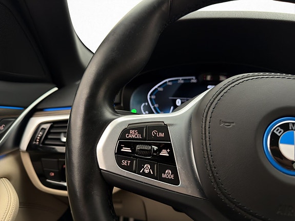 BMW 530e 13 of 30