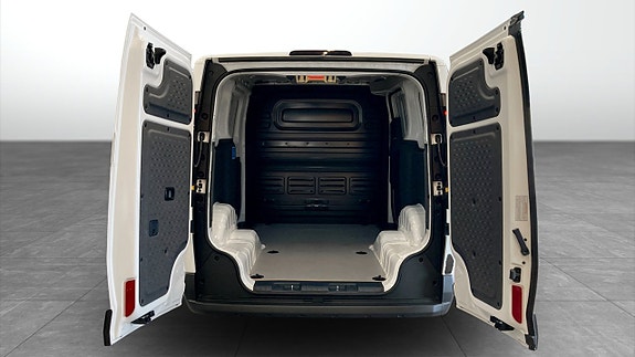 Kia PV5 9 of 16
