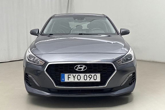 Hyundai i30 2 of 5