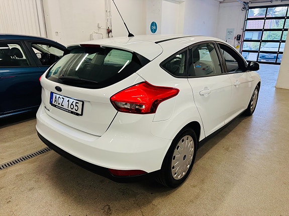 Ford Focus 14 of 24