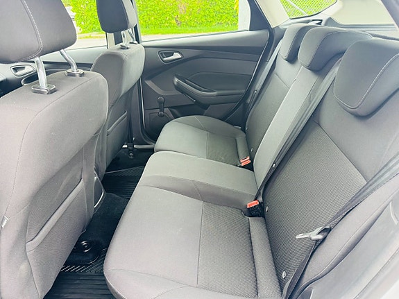 Ford Focus 7 of 24