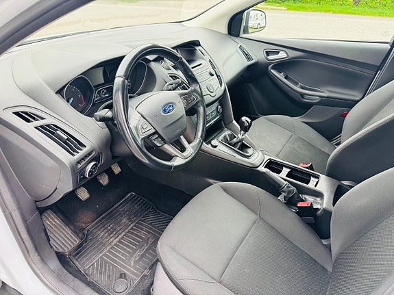 Ford Focus 8 of 24