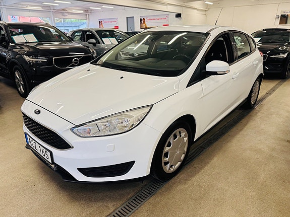 Ford Focus 13 of 24