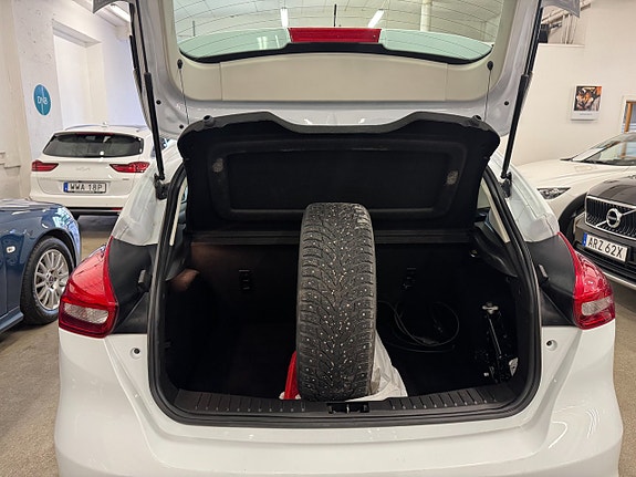 Ford Focus 11 of 24