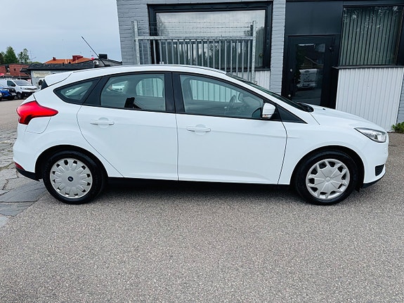 Ford Focus 10 of 24