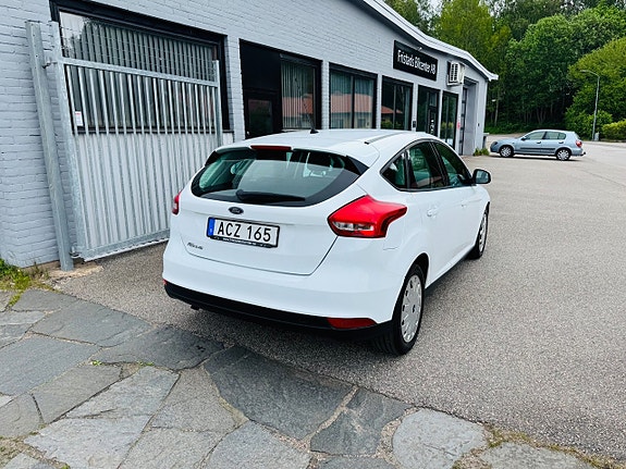 Ford Focus 3 of 5